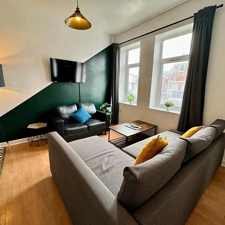 Space For Groups, 10 Mins From Queen St! Кардифф Экстерьер фото